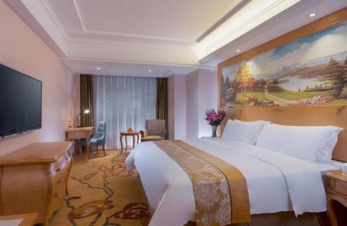 Xindu Hotel | Vienna Hotel Chengdu Dafeng Subway Station