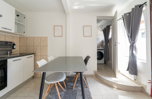 Oberlaa Apartamento | Viennese jewel | 45m² | near airport & center | parking & WLAN | for 4 persons