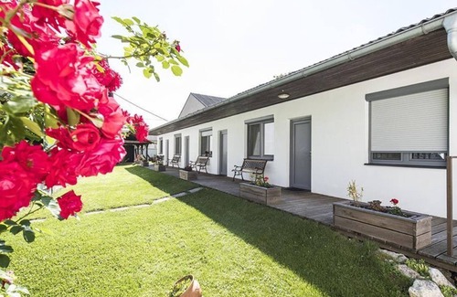 Apetlon Apartamento | Vierbettzimmer mit Dusche, WC - Weingut & Gästehaus Markus Tschida