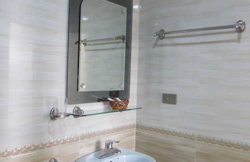 Bai Chay Hotel | Viet Nhat Halong Hotel