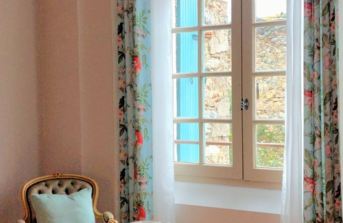 Molitg-les-Bains Apartamento | Vieux Chateau Le Casteil, furnished studio in a 15th century castle fort.