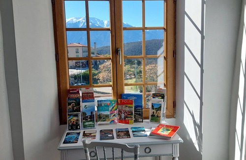Molitg-les-Bains Apartamento | Vieux Chateau Le Casteil, furnished studio in a 15th century castle fort.