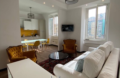 Lagaccio Apartamento | VIEW and COMFORT near TRAIN and METRO STATION, PORTO ANTICO, TERMINAL CRUISES.