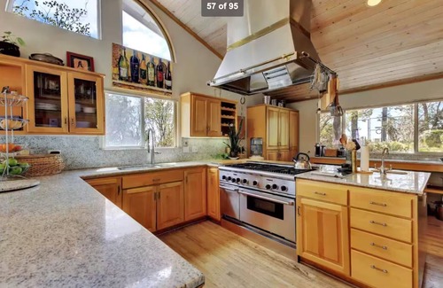 Cedar Ridge Casa | View Forever Vineyards Big House