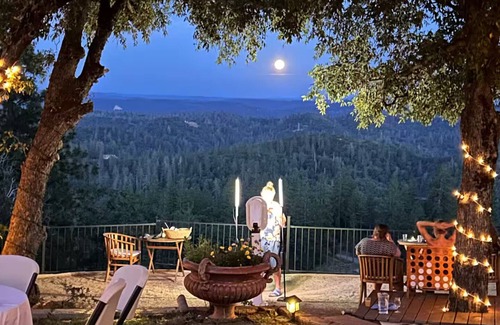 Cedar Ridge Casa | View Forever Vineyards Big House