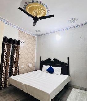 Shavri Colony Casa | View lake village boutique