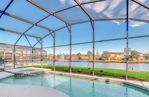 Indian Point Casa | View of Lake - Spacious Kitchen - private pool!