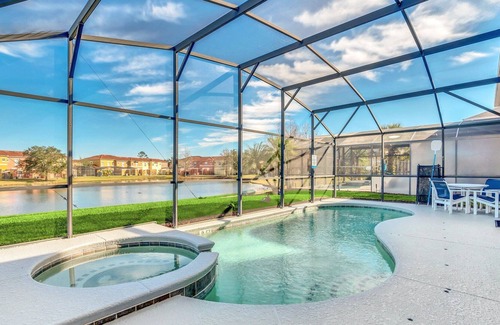 Indian Point Casa | View of Lake - Spacious Kitchen - private pool!