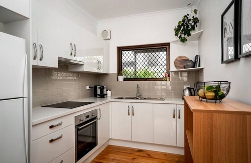 Seaton Casa | View One Three Seaton Townhouse SA