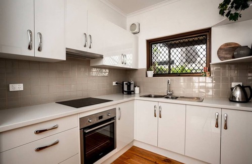Seaton Casa | View One Three Seaton Townhouse SA