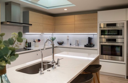 View Ridge Casa | View Ridge resort-like modern urban haven