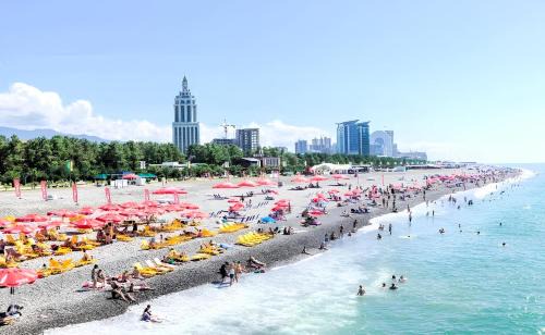 Old Boulevard Apartamento | View studio 50 meters from the sea, Porta Batumi Tower