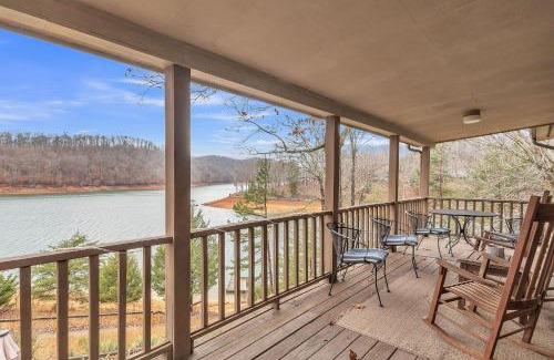 La Follette Casa | View West Lakefront Cottage cottage