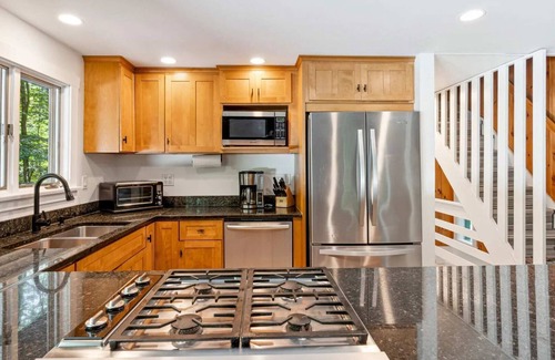 West Hartford Casa | Mountain Bliss and Lodge | Morey Mountain Retreat