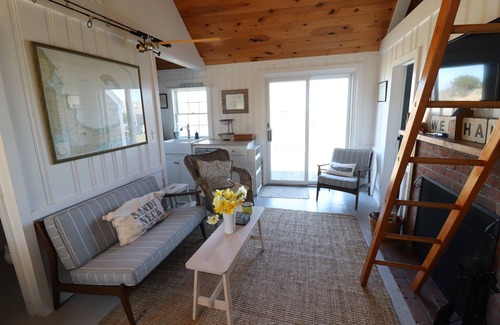 Barnstable Cabaña | Hermosas vistas de Sandy Neck y caminar a la playa privada