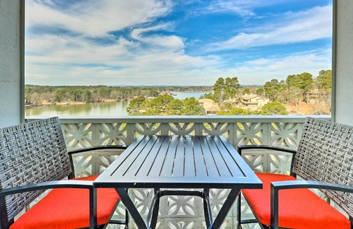 Mid America Apartamento | Views and Pool Access Quaint Condo in Hot Springs!