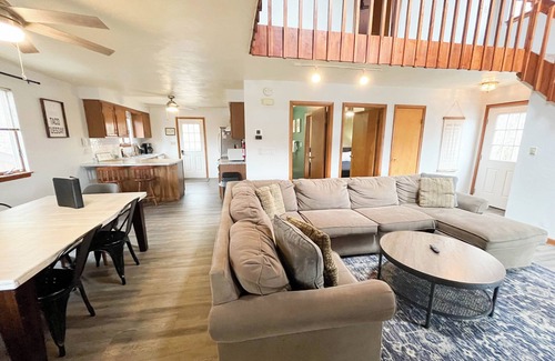 Thayerville Casa | Views & Brews