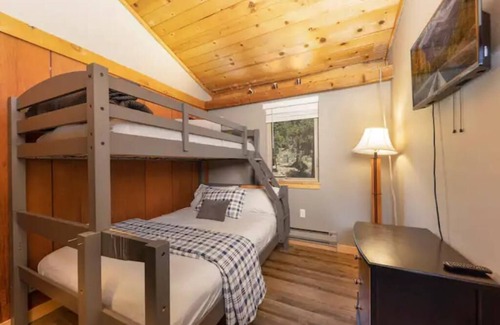 Baldy Mountain Casa | VIEWS!Early Checkin!2BR/2BA town-home.On bus route