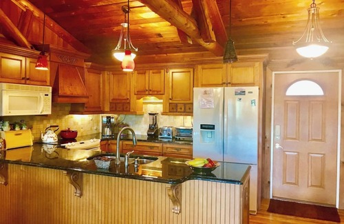 Huddleston Casa | 5 estrellas, perfectas 4 reuniones familiares, No Wake Cove, kayaks, pad bds, canoa Hot Tub,