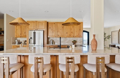 Apache Junction Casa | Views - Heated Pool - 10 person Hot Tub - Golf - Game Room - Pickleball Court