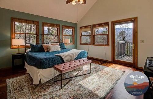 Gatlinburg - Pigeon Forge Casa | Views, Hot tub, Game Rm, arcade, 3 resort Pools, Pickleball Court, golf course