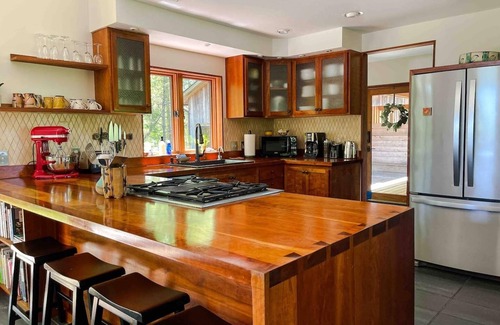 Bakersville Cabina | Views! Japanese Soaking Tub. Double Fireplace. Chef Kitchen, Herb Garden
