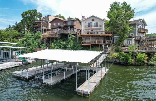 Osage Beach Casa | VIEWS! Lakefront Family Home - Swim Dock - 3 Decks