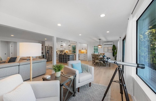 Camano Island Casa | Views Seclusion & Cozy Island Comfort