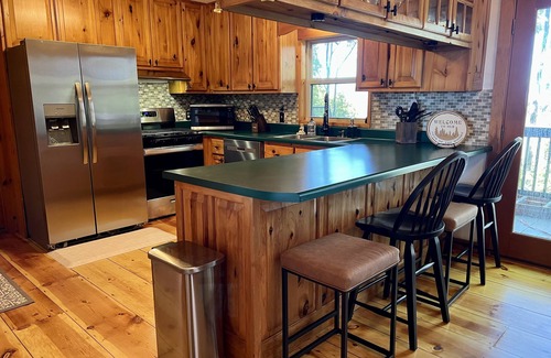 Ellijay Cabina | Views - Updated Cabin on Walnut Mountain- Pet Friendly