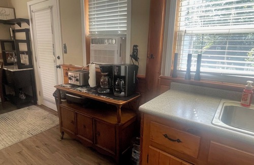 McMillan Cabaña | Views, Vibes & Vacation Time-2 BR Lakeview Stay in McMillan Sleeps 10