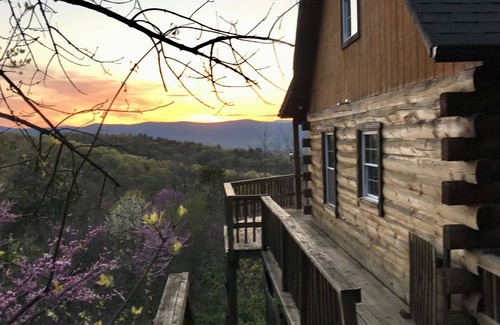 Rileyville Cabina | Vistas, Vistas, Vistas, Bañera de hidromasaje, Chimeneas, Piscina