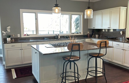 Eden Prairie Casa | views, views , views! peace, quiet, and relaxation