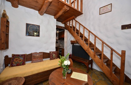 Sarkhos Casa | Viglatoras Sarchos Maleviziou