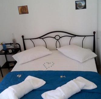 Milos Casa | Vigles