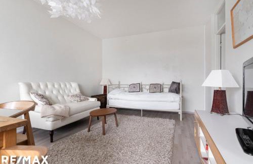 Espoo Apartamento | Viherkallio two room apartment with kitchen and balkony