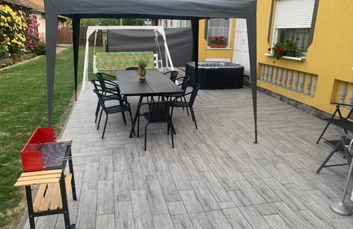 Zamardi Apartamento | Viktor Apartmanház