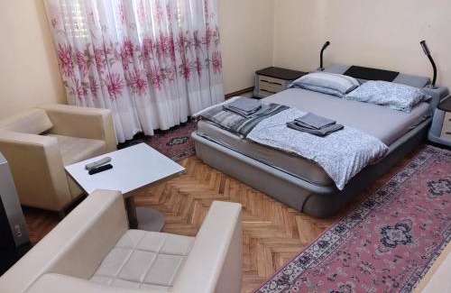 Perucac Casa | Vila Dina