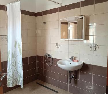 Tinjan Casa | Vila Fabris