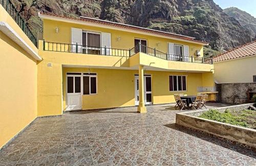 Prazeres Casa | Vila Feliz