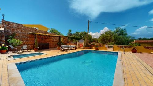 Estombar Villa | Vila Golden Estombar