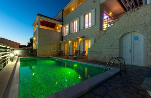 Tice Villa | vila ivan i ian