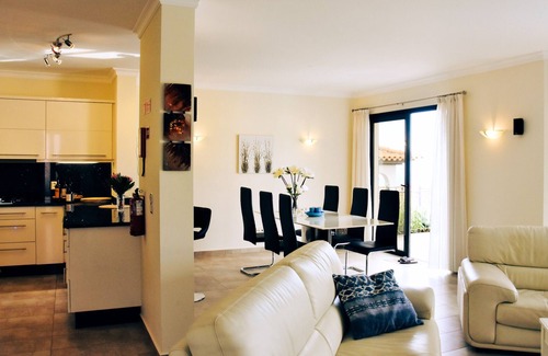 Canhas Villa | Unas fabulosas vacaciones de lujo en Vila Juntos con 3 dormitorios y piscina