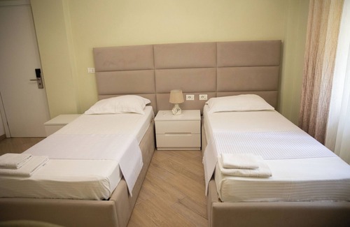 Berat Cama Y Desayuno | Vila Merkaj