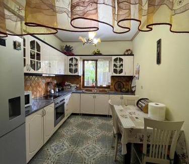 Qafe e Gjashtes Apartamento | Vila Metushi
