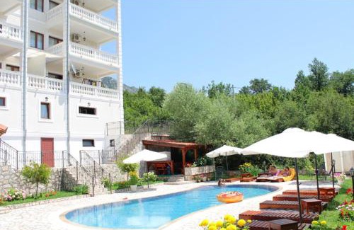 Lapcici Hotel | Vila Oaza Markovici