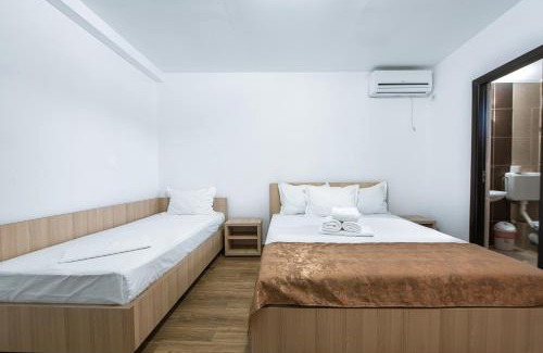 Neptun Casa | Vila Puky