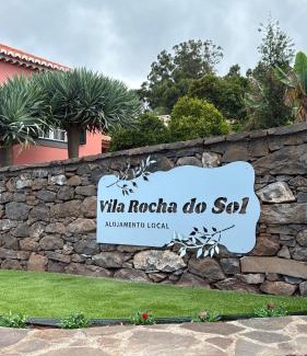 Canhas Casa | Vila Rocha Do Sol 59A - Ensuite Room With Balcony View