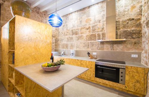 Casco antiguo de Alcudia Villa | Vila Roja, design townhouse in Alcúdia