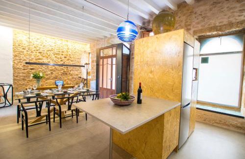 Casco antiguo de Alcudia Villa | Vila Roja, design townhouse in Alcúdia