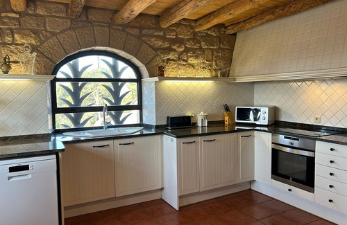 Aguilar de Segarra Casa | Vila-seca Vall d'Amunt, casa de vacaciones del siglo XIII totalmente restaurada, con Wi-Fi